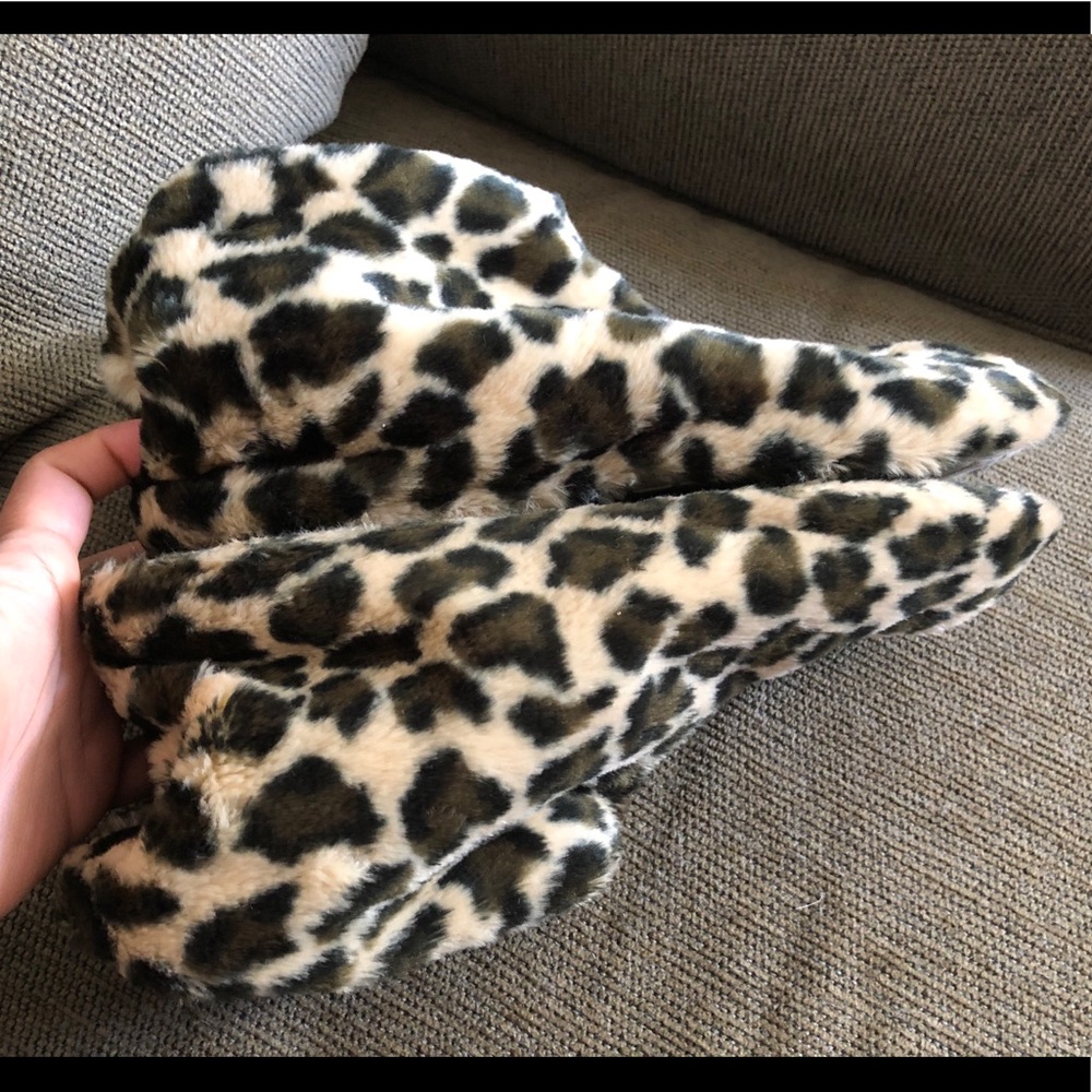 🔴Fluffy Warm Leopard Slipper Slip On Shoes US 8-9 - Picture 4 of 10